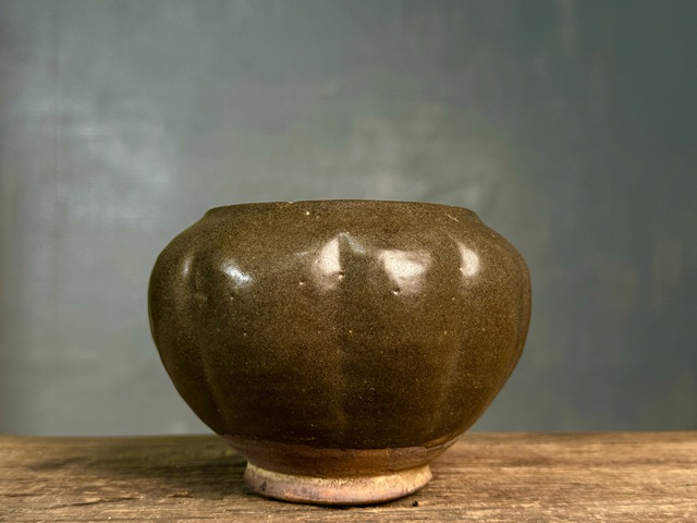 古玩陶瓷元代,耀州窯茶葉末釉瓜楞罐拍賣,當前價格5200元