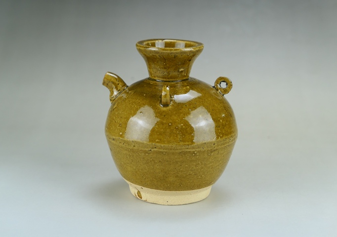 古玩陶瓷明代·茶葉末釉三系執壺拍賣,當前價格700元