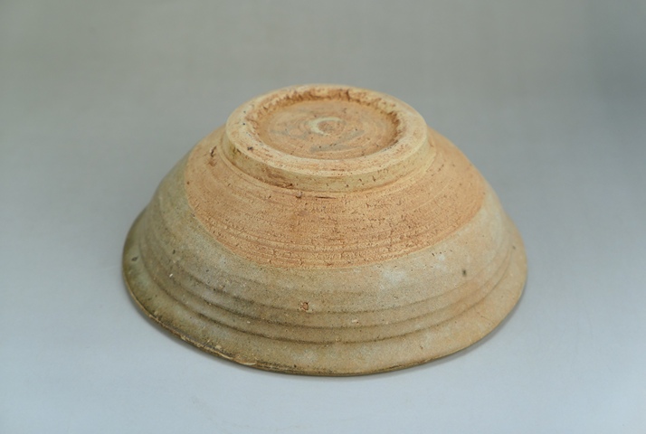 古玩陶瓷元代.龍泉窯青瓷茶碗(1279年-1368年)拍賣,當前價格350元