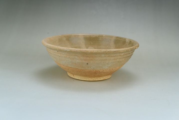 古玩陶瓷元代.龍泉窯青瓷茶碗(1279年-1368年)拍賣,當前價格350元