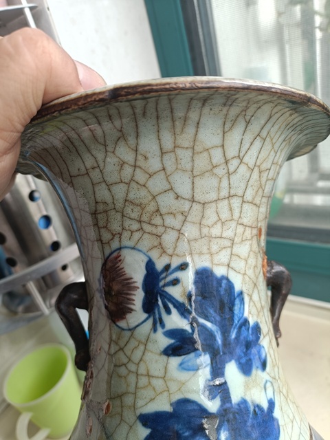 古玩陶瓷清中期哥釉青花花鳥(niǎo)瓶拍賣，當(dāng)前價(jià)格8800元