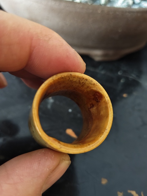 古玩雜項(xiàng)骨質(zhì)扳指真品鑒賞圖