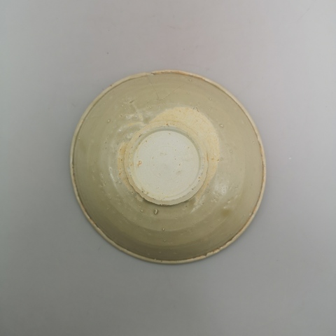 古玩陶瓷宋金時期龍泉系青瓷唇口盤拍賣,當前價格180元