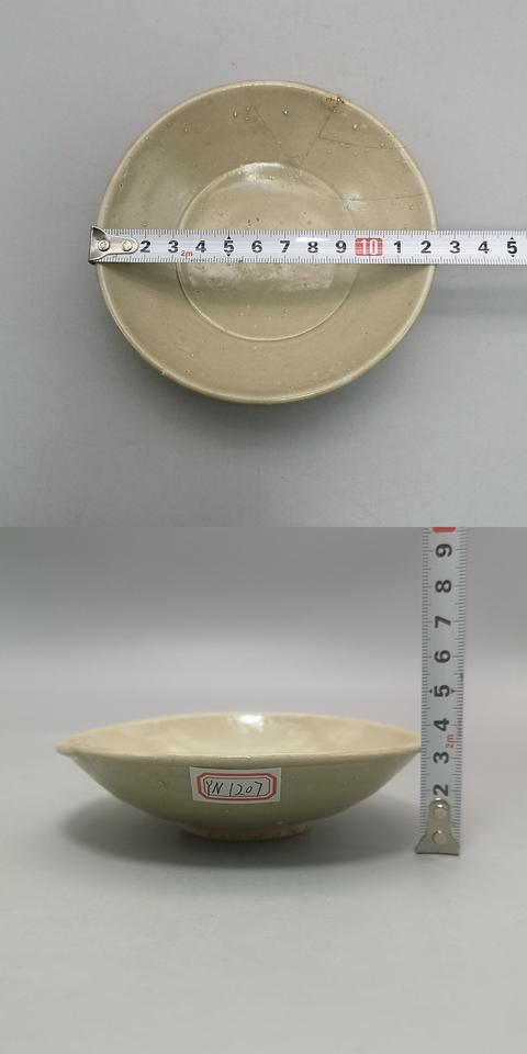 古玩陶瓷宋金時期龍泉系青瓷唇口盤拍賣,當前價格180元