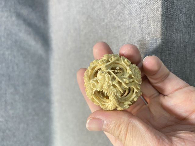 古玩雜項牙雕云龍紋轉心球(鬼工球)真品鑒賞圖