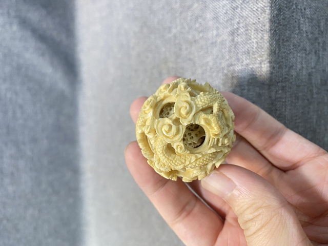 古玩雜項牙雕云龍紋轉心球(鬼工球)真品鑒賞圖