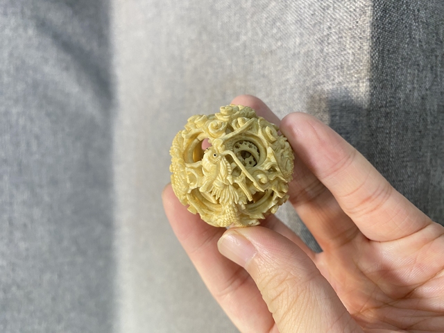 古玩雜項牙雕云龍紋轉心球(鬼工球)真品鑒賞圖