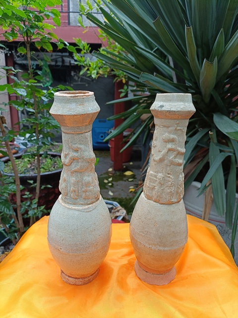 古玩陶瓷館藏級(jí)珍品南宋影青釉貼塑人物龍紋故事對(duì)瓶拍賣,當(dāng)前價(jià)格299元