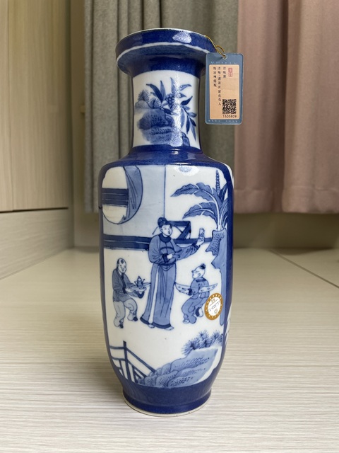 古玩陶瓷清晚·灑藍釉開窗花鳥人物圖棒槌瓶（康熙官窯款）拍賣，當前價格13000元