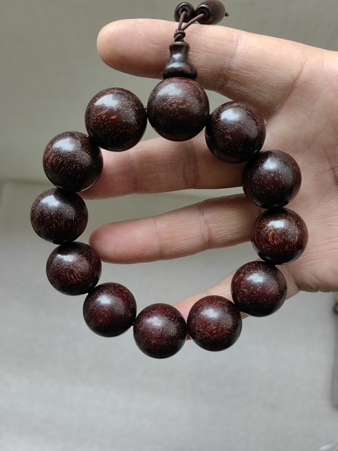 古玩雜項(xiàng)紫檀金星珠串拍賣，當(dāng)前價(jià)格298元