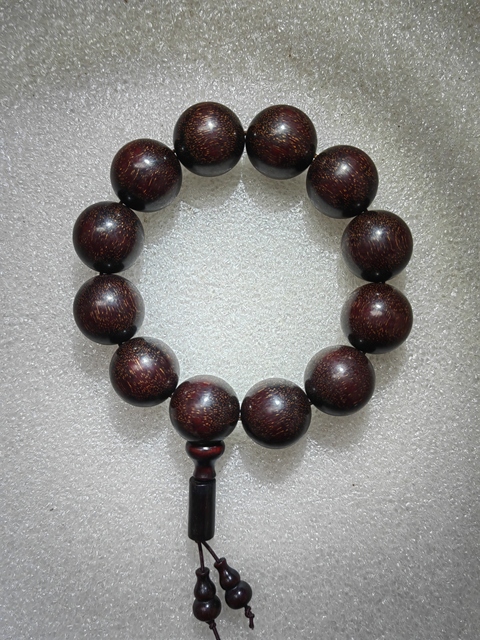 古玩雜項(xiàng)紫檀金星珠串拍賣,當(dāng)前價(jià)格298元