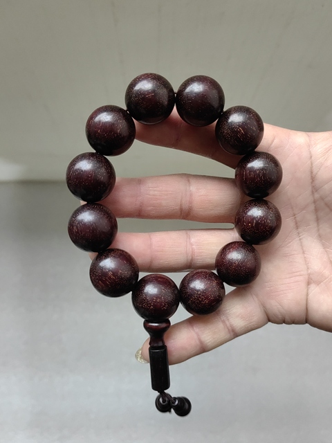 古玩雜項(xiàng)紫檀金星珠串拍賣,當(dāng)前價(jià)格298元