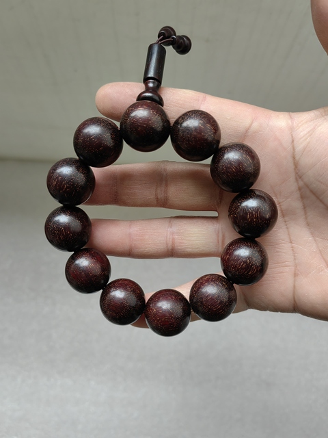 古玩雜項(xiàng)紫檀金星珠串拍賣,當(dāng)前價(jià)格298元