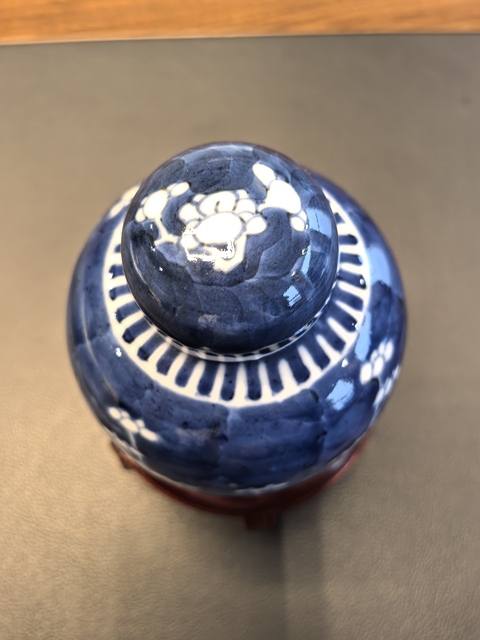古玩陶瓷大清康熙年製官窯款青花冰梅圖一把抓蓋罐拍賣，當(dāng)前價格1980元