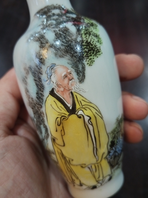 古玩陶瓷粉彩人物故事紋撇口瓶拍賣，當前價格3000元