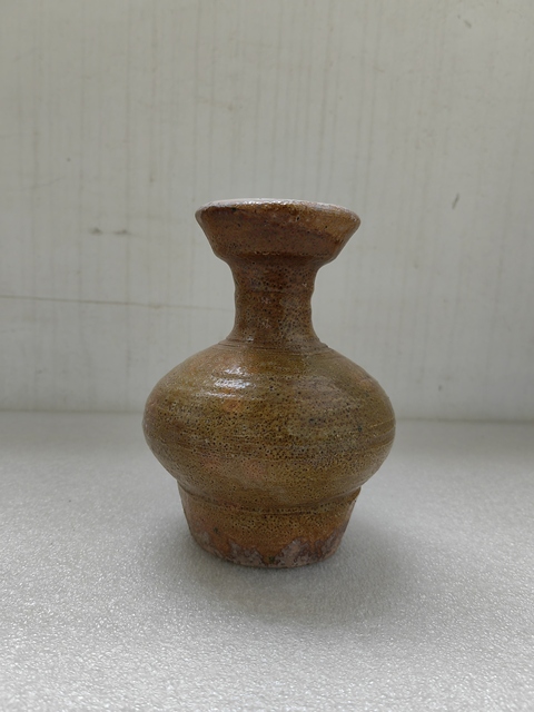 古玩陶瓷黃綠釉盤口瓶拍賣，當前價格980元