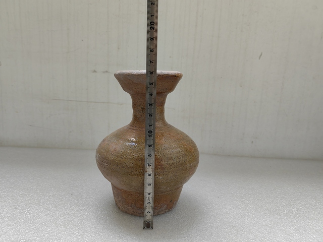 古玩陶瓷黃綠釉盤口瓶拍賣，當前價格999元
