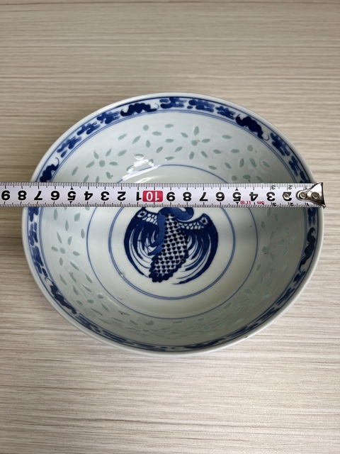 古玩陶瓷清晚期 青花團鶴紋玲瓏瓷碗（康熙官窯款）拍賣，當前價格2500元