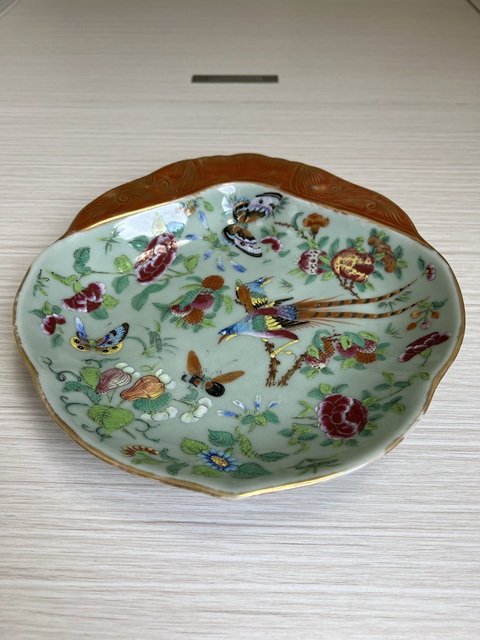 古玩陶瓷清嘉慶 精品細(xì)路冬青釉粉彩花果蟲(chóng)鳥(niǎo)蝶紋貝殼盤(pán)拍賣(mài)，當(dāng)前價(jià)格2000元