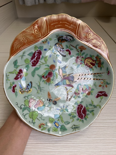 古玩陶瓷清嘉慶 精品細(xì)路冬青釉粉彩花果蟲(chóng)鳥(niǎo)蝶紋貝殼盤(pán)拍賣(mài)，當(dāng)前價(jià)格2000元