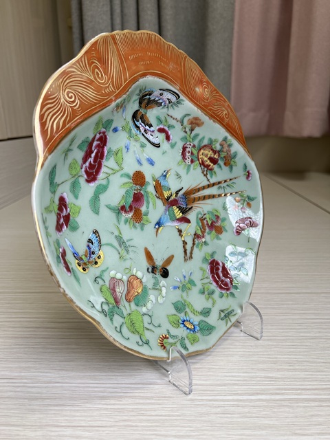 古玩陶瓷清嘉慶 精品細(xì)路冬青釉粉彩花果蟲(chóng)鳥(niǎo)蝶紋貝殼盤(pán)拍賣(mài)，當(dāng)前價(jià)格2000元