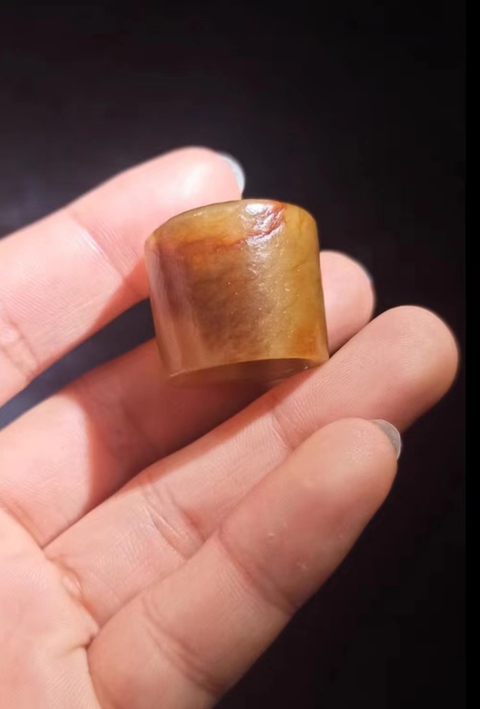 古玩玉器清代和田玉雕“素紋扳指”拍賣(mài)，當(dāng)前價(jià)格15000元