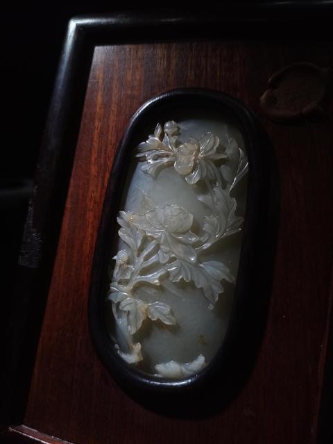 古玩玉器收藏級清代精工和田玉雕“花卉瓦佩”拍賣,當前價格25800元