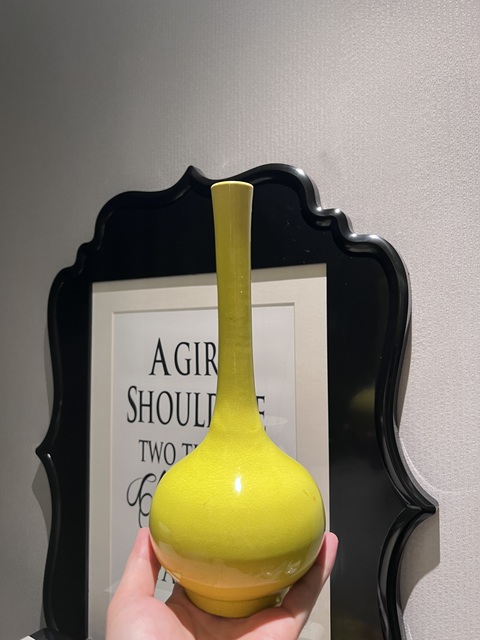 古玩陶瓷單色釉·黃釉檸檬黃釉長頸瓶拍賣,當前價格6800元