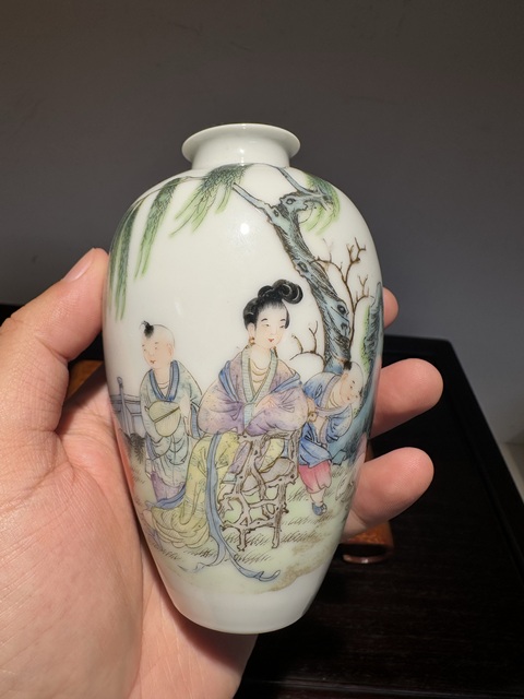 古玩陶瓷粉彩人物教子圖梅瓶真品鑒賞圖