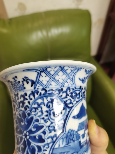 古玩陶瓷青花瓶真品鑒賞圖