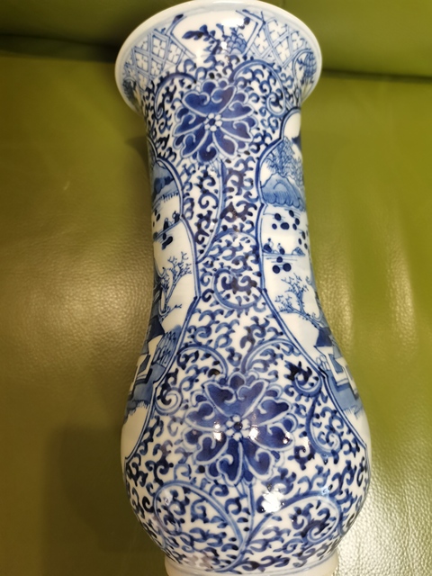 古玩陶瓷青花瓶真品鑒賞圖