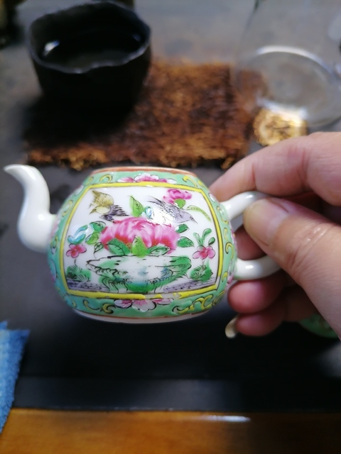 古玩陶瓷廣彩花鳥紋茶壺真品鑒賞圖