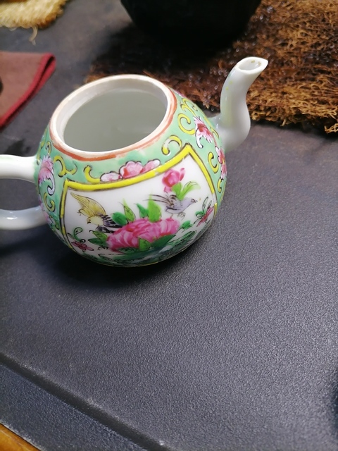 古玩陶瓷廣彩花鳥紋茶壺真品鑒賞圖