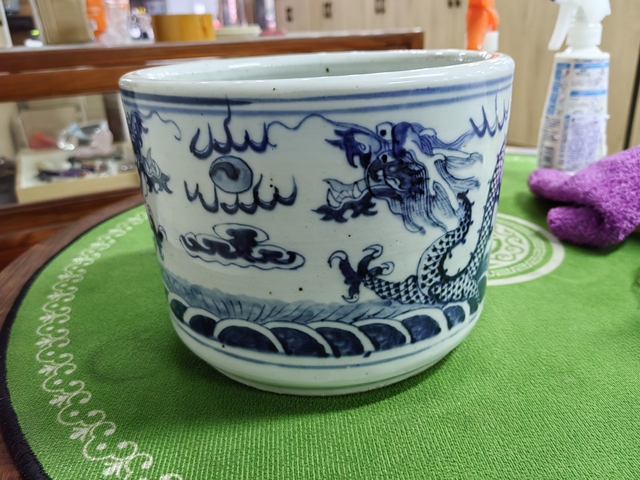 古玩陶瓷青花趕珠龍紋筒式爐真品鑒賞圖