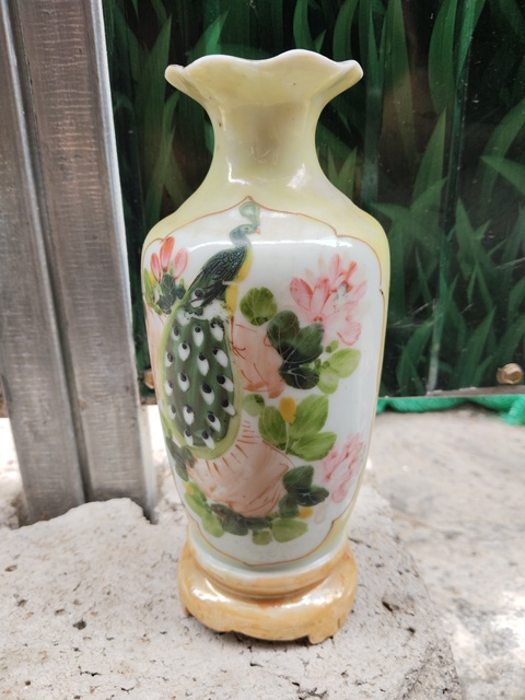 古玩陶瓷花鳥紋瓶真品鑒賞圖