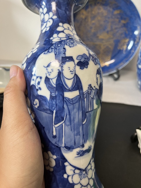 古玩陶瓷青花人物故事紋觀音瓶真品鑒賞圖
