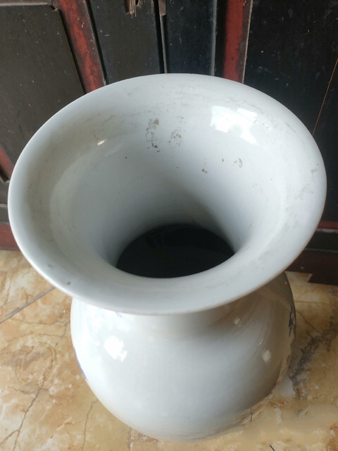 古玩陶瓷青花瓶真品鑒賞圖