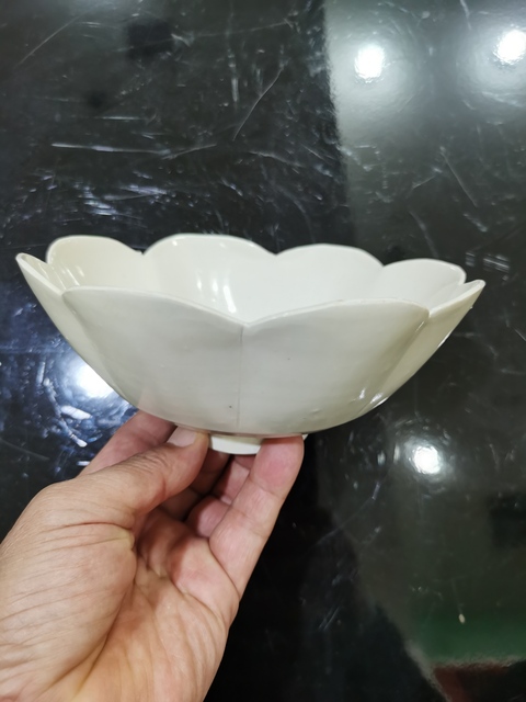 古玩陶瓷宋金霍州窯白釉花口碗真品鑒賞圖