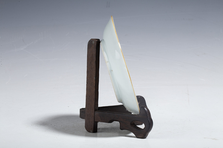 古玩陶瓷清康熙·青花礬紅描金花卉開窗山水紋碟拍賣，當前價格1200元