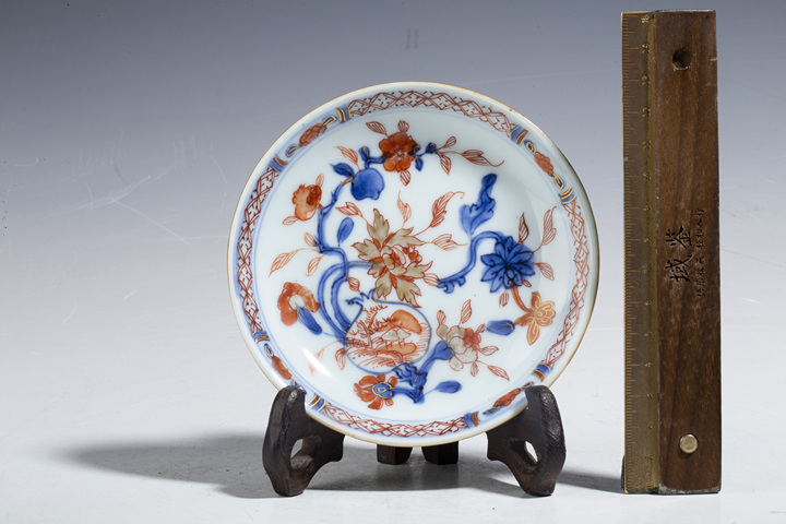 古玩陶瓷清康熙·青花礬紅描金花卉開窗山水紋碟拍賣，當前價格1200元