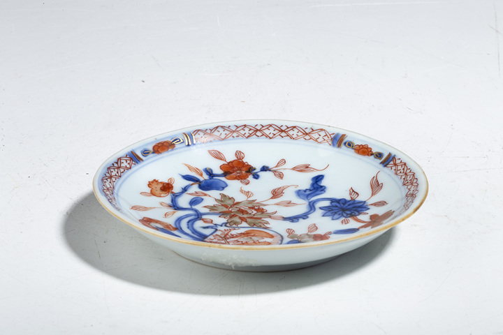 古玩陶瓷清康熙·青花礬紅描金花卉開窗山水紋碟拍賣，當前價格1200元