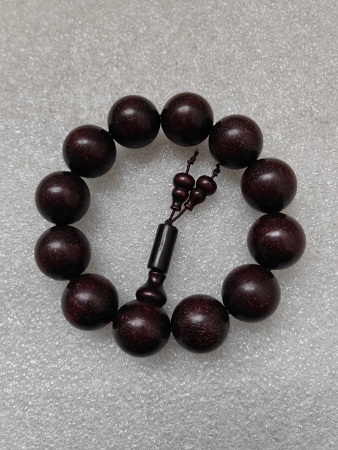 古玩雜項(xiàng)紫檀金星珠串拍賣,當(dāng)前價(jià)格298元