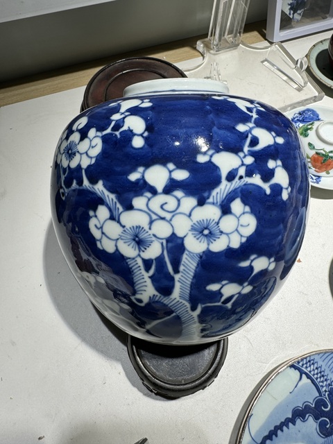 古玩陶瓷晚清·青花冰梅圖蓋罐拍賣，當前價格1600元