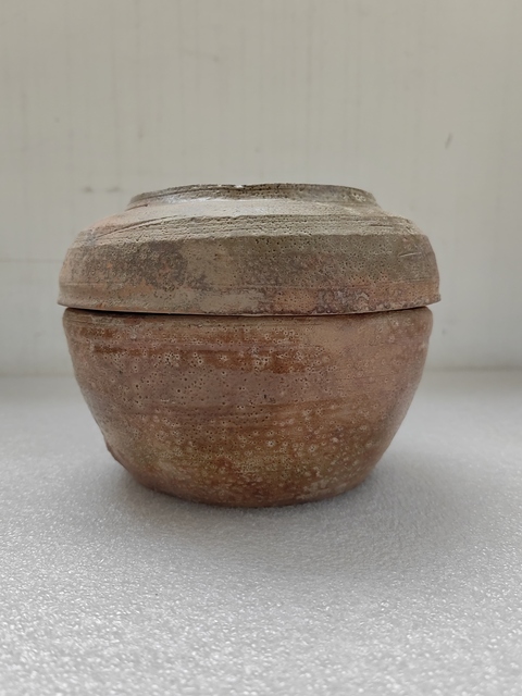 古玩陶瓷黃釉蓋盒拍賣,當前價格480元
