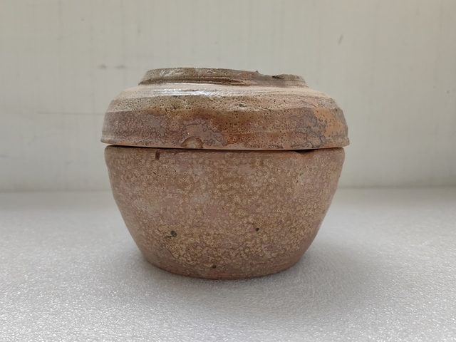 古玩陶瓷黃釉蓋盒拍賣,當前價格480元
