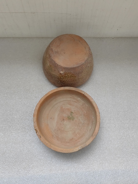 古玩陶瓷黃釉蓋盒拍賣,當前價格480元