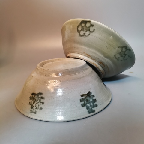 古玩陶瓷【龍泉】明代龍泉青瓷青花花卉紋斗笠碗拍賣,當前價格290元