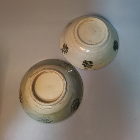 古玩陶瓷【龍泉】明代龍泉青瓷青花花卉紋斗笠碗拍賣,當前價格290元