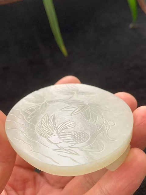 古玩玉器清代和田玉雕“鳳鳴在竹”帶扣拍賣，當(dāng)前價(jià)格9000元