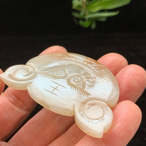古玩玉器明清和田玉雕“虎面飾”拍賣，當前價格33000元